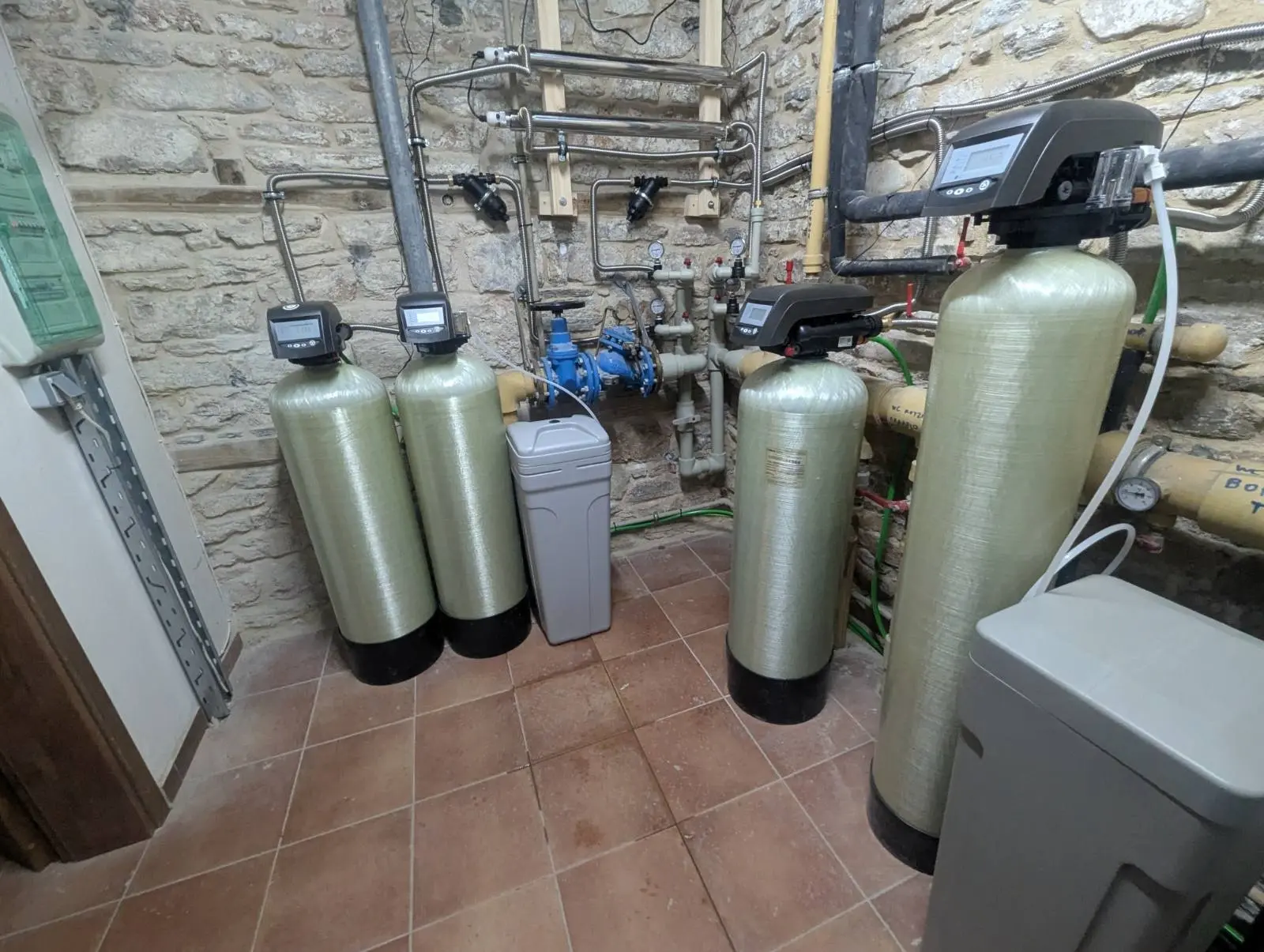 Битови филтри за вода